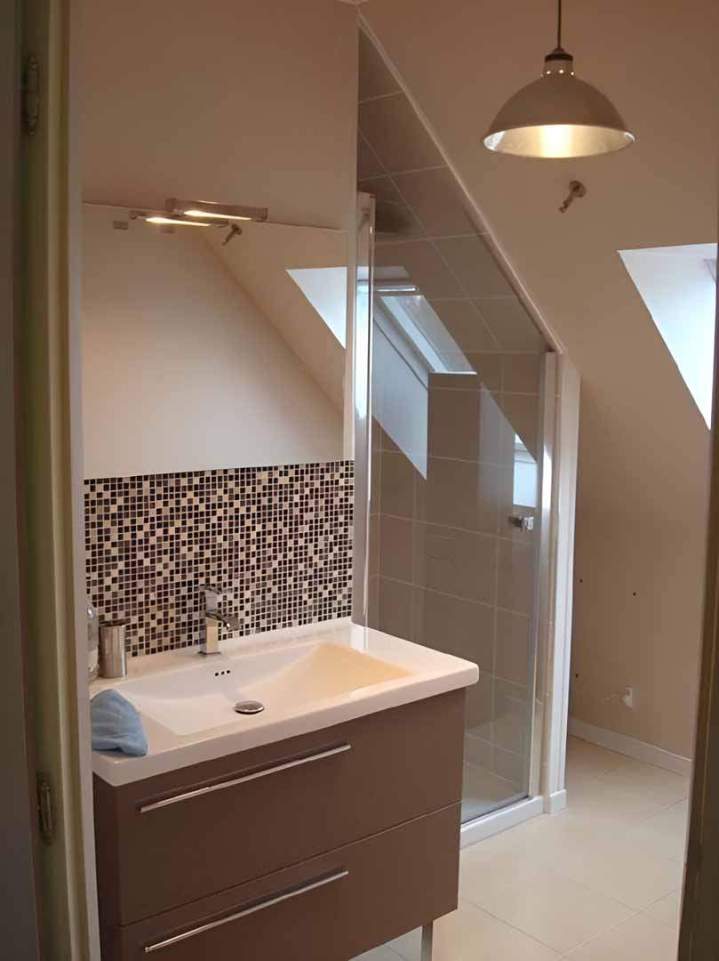 Aménagement pratique et esthétique salle de bains Caen